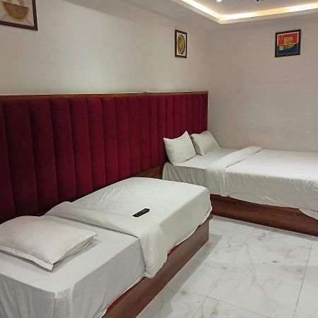Hotel Palms Residency, Chembur Мумбай Екстериор снимка