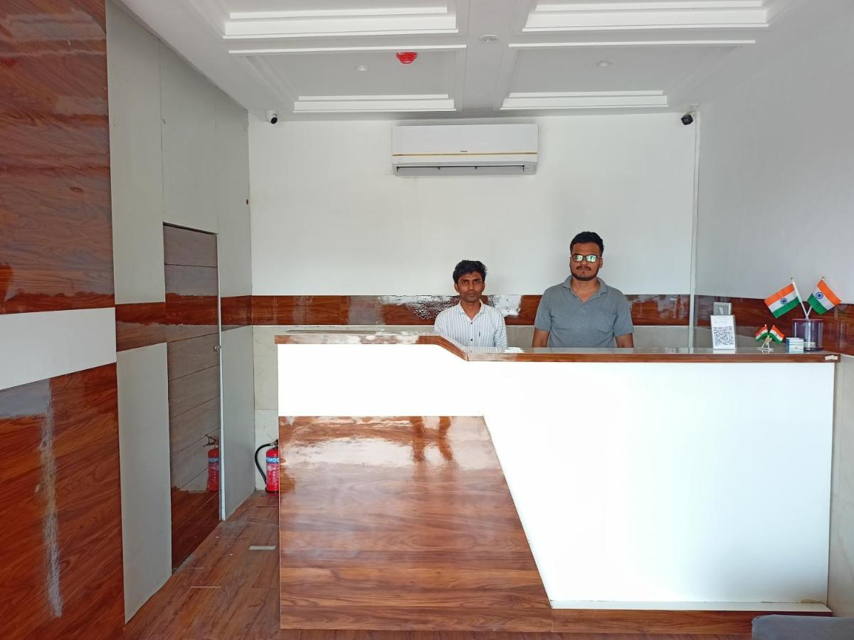 Hotel Palms Residency, Chembur Мумбай Екстериор снимка