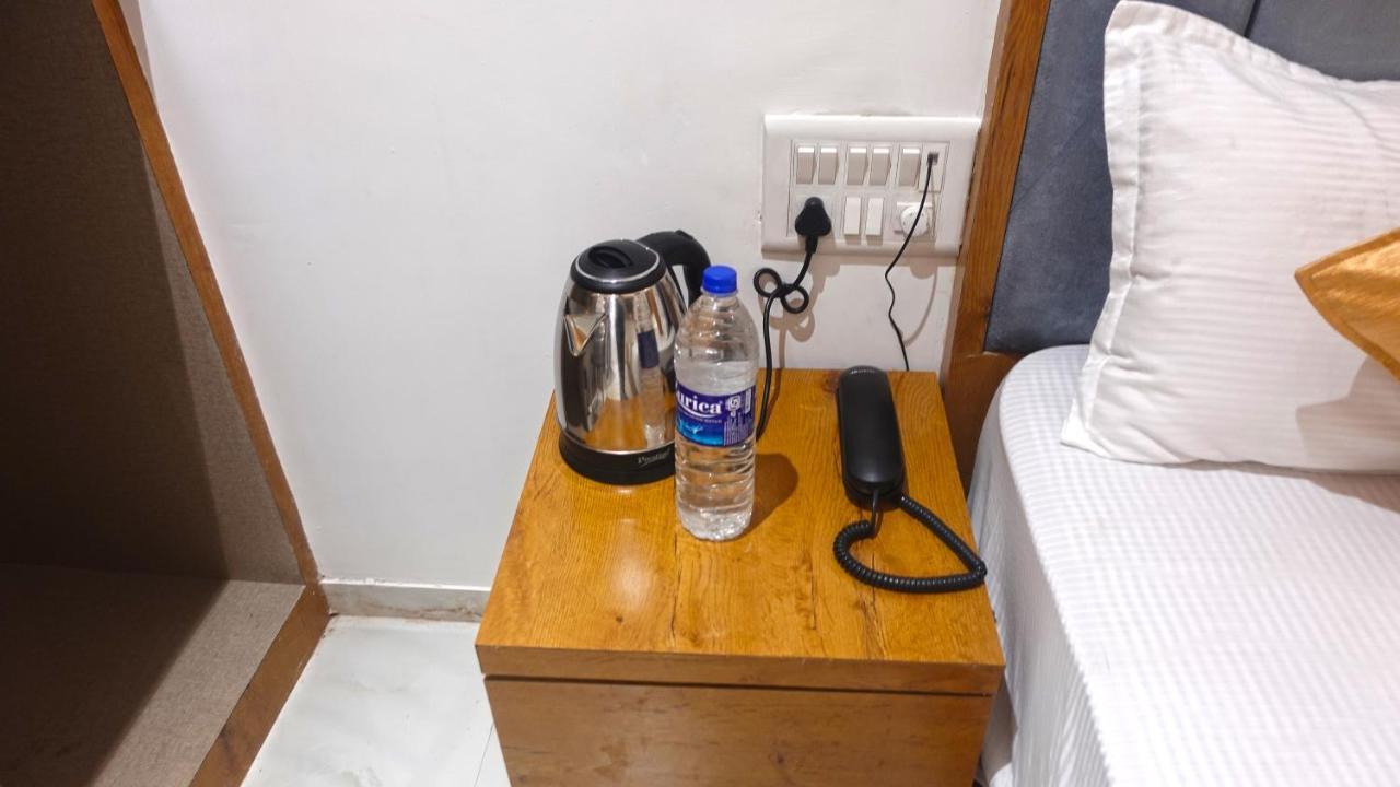 Hotel Palms Residency, Chembur Мумбай Екстериор снимка