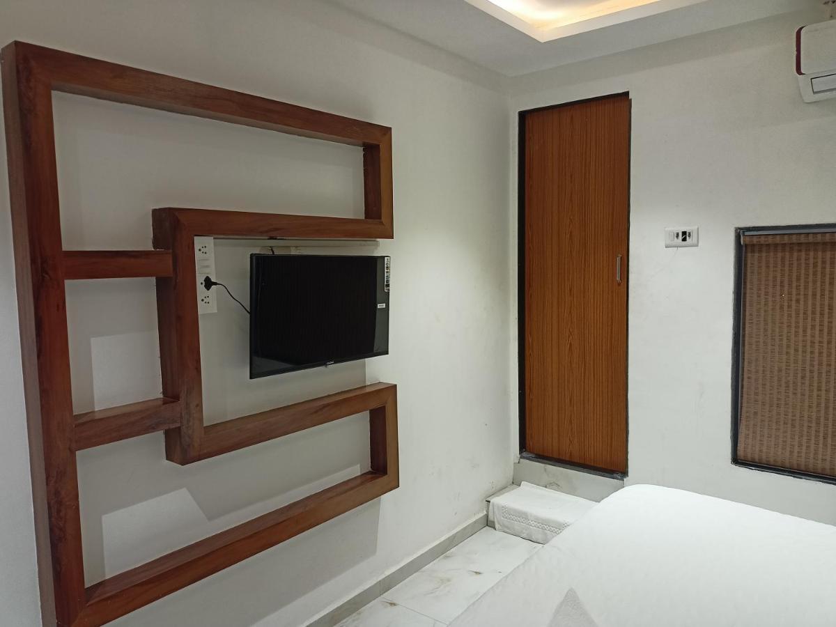 Hotel Palms Residency, Chembur Мумбай Екстериор снимка