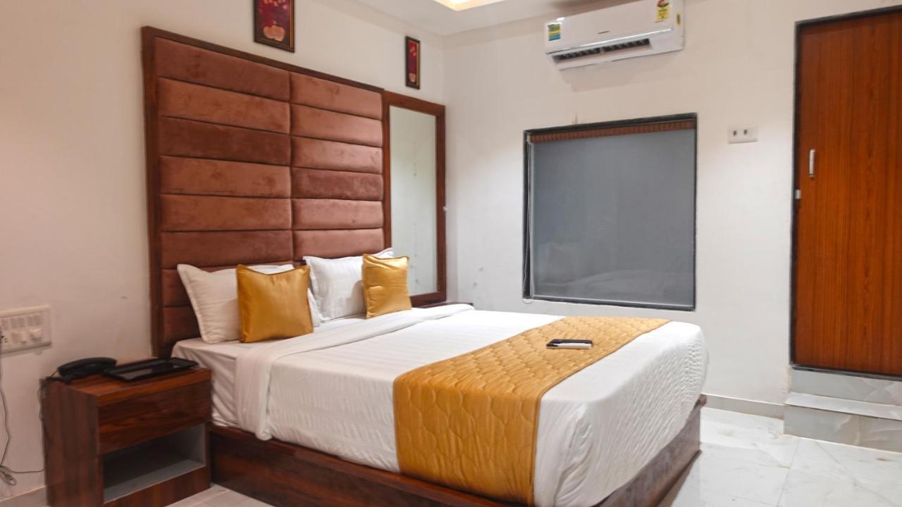 Hotel Palms Residency, Chembur Мумбай Екстериор снимка