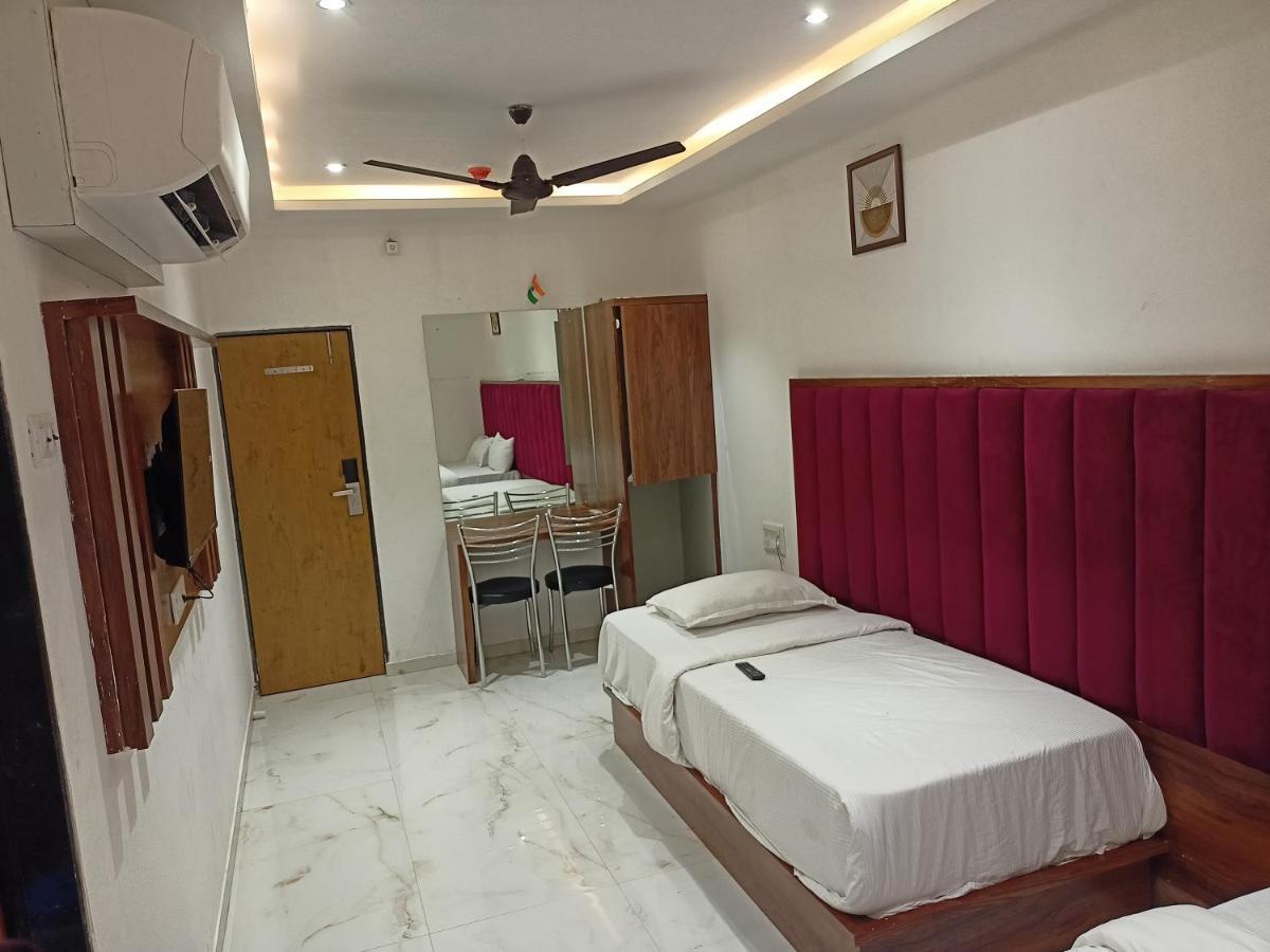 Hotel Palms Residency, Chembur Мумбай Екстериор снимка