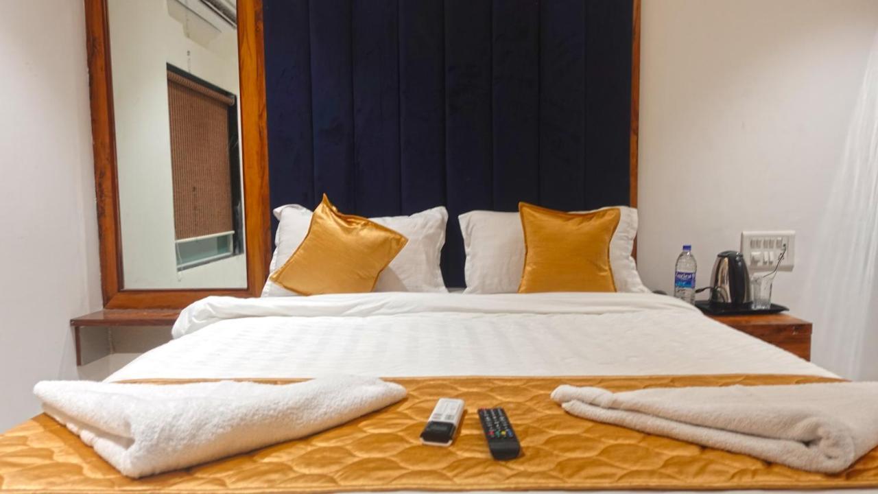 Hotel Palms Residency, Chembur Мумбай Екстериор снимка
