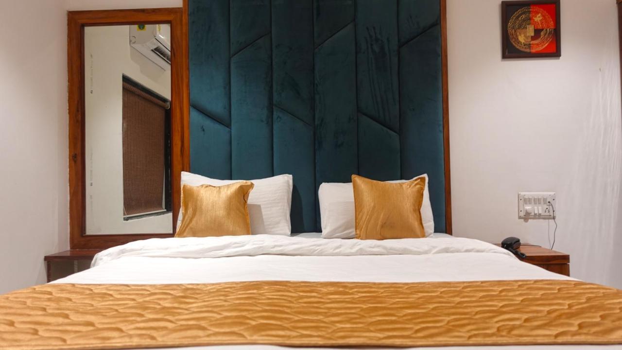 Hotel Palms Residency, Chembur Мумбай Екстериор снимка