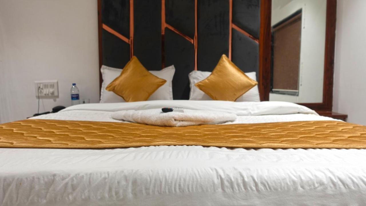 Hotel Palms Residency, Chembur Мумбай Екстериор снимка