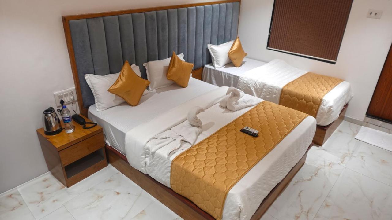Hotel Palms Residency, Chembur Мумбай Екстериор снимка