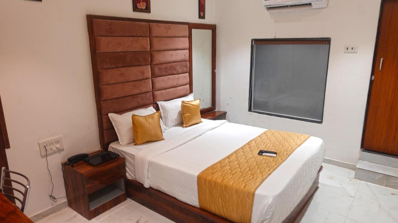Hotel Palms Residency, Chembur Мумбай Екстериор снимка