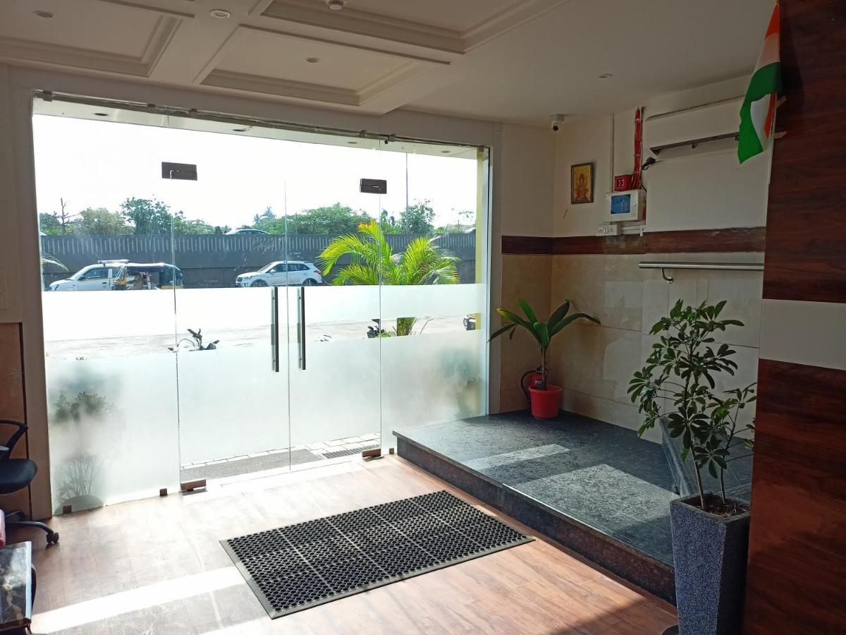 Hotel Palms Residency, Chembur Мумбай Екстериор снимка