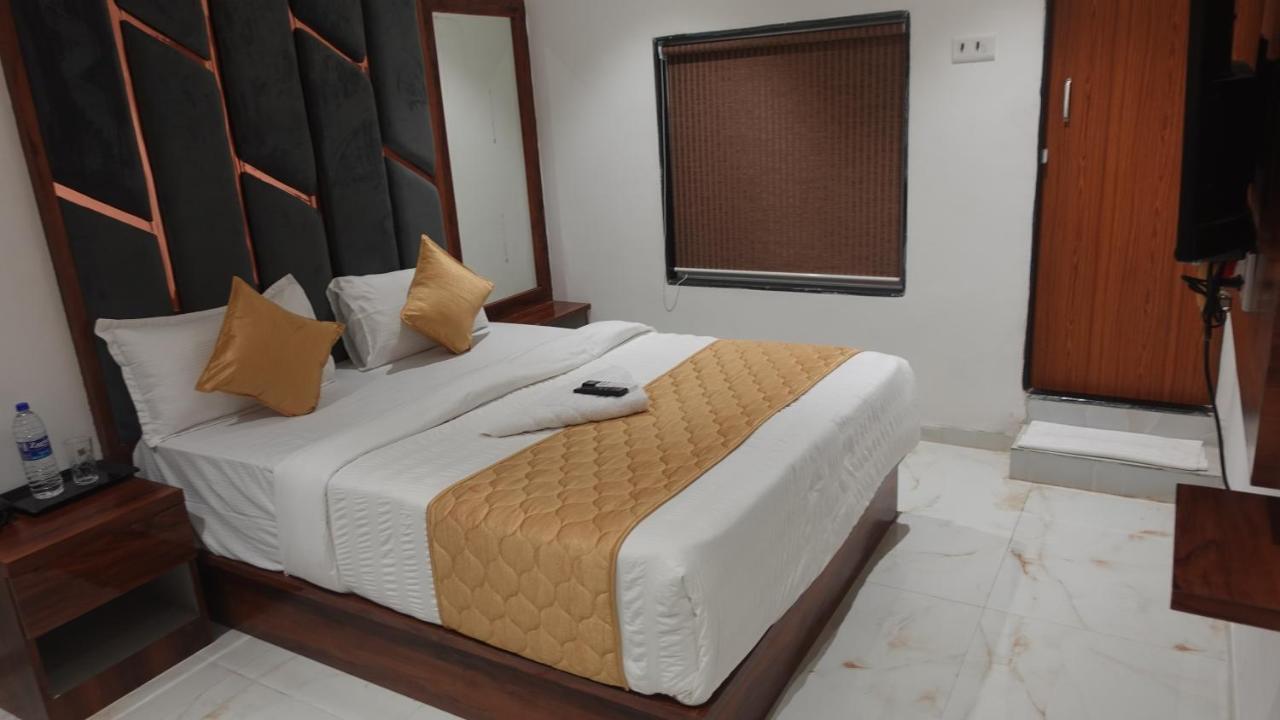 Hotel Palms Residency, Chembur Мумбай Екстериор снимка