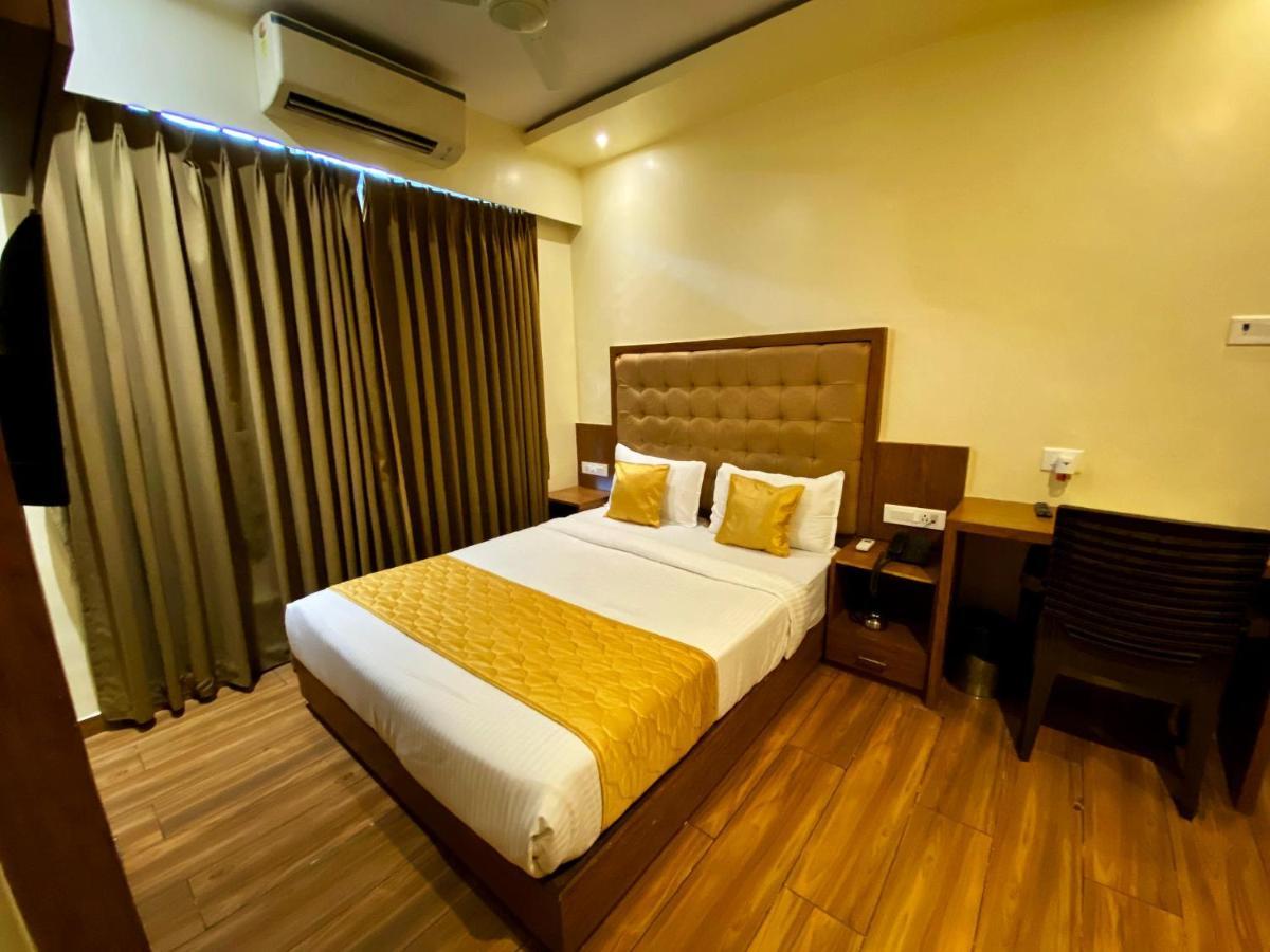 Hotel Palms Residency, Chembur Мумбай Екстериор снимка